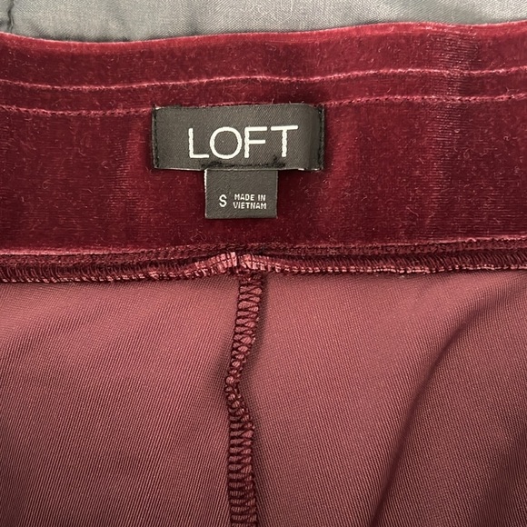 Loft Velvet Pull On Pant Slim Pant Size 6 - Picture 3 of 9